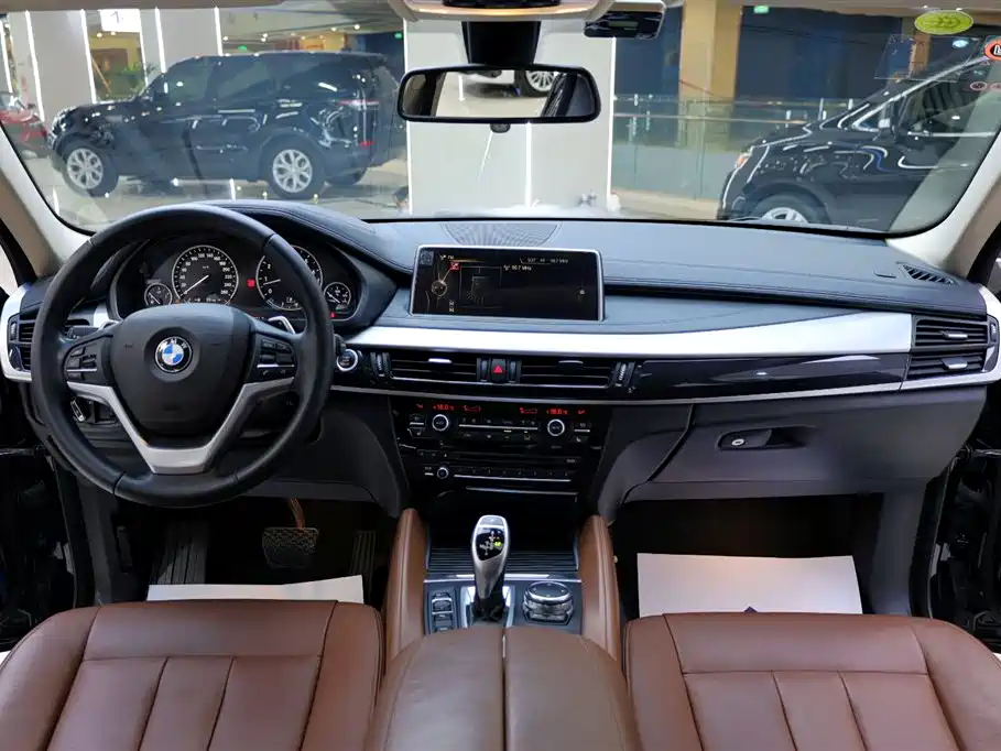 BMW X6 2016 — фото 18