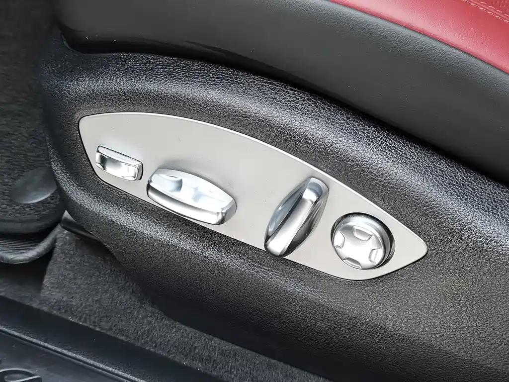 Porsche Macan 2023 — фото 22