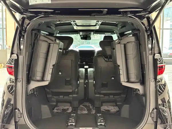 Toyota Vellfire 2025
