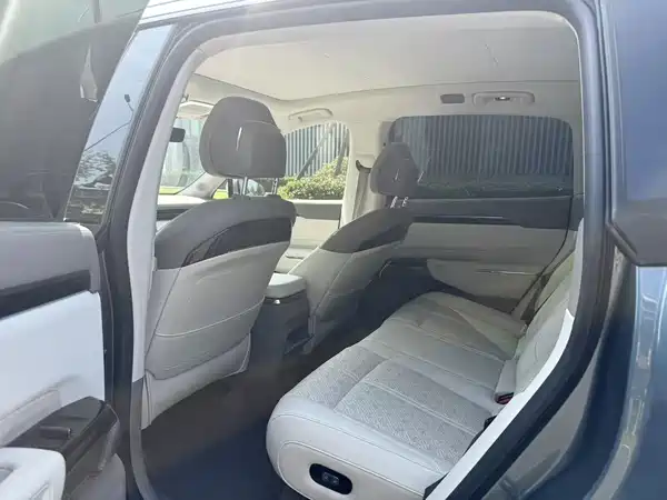 Zeekr 7X 2025