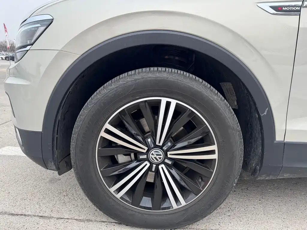 Volkswagen Tiguan L 2018 — фото 5