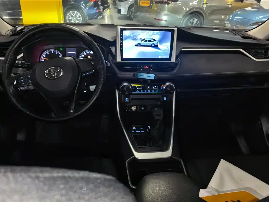Toyota Wildlander 2023 — фото 12