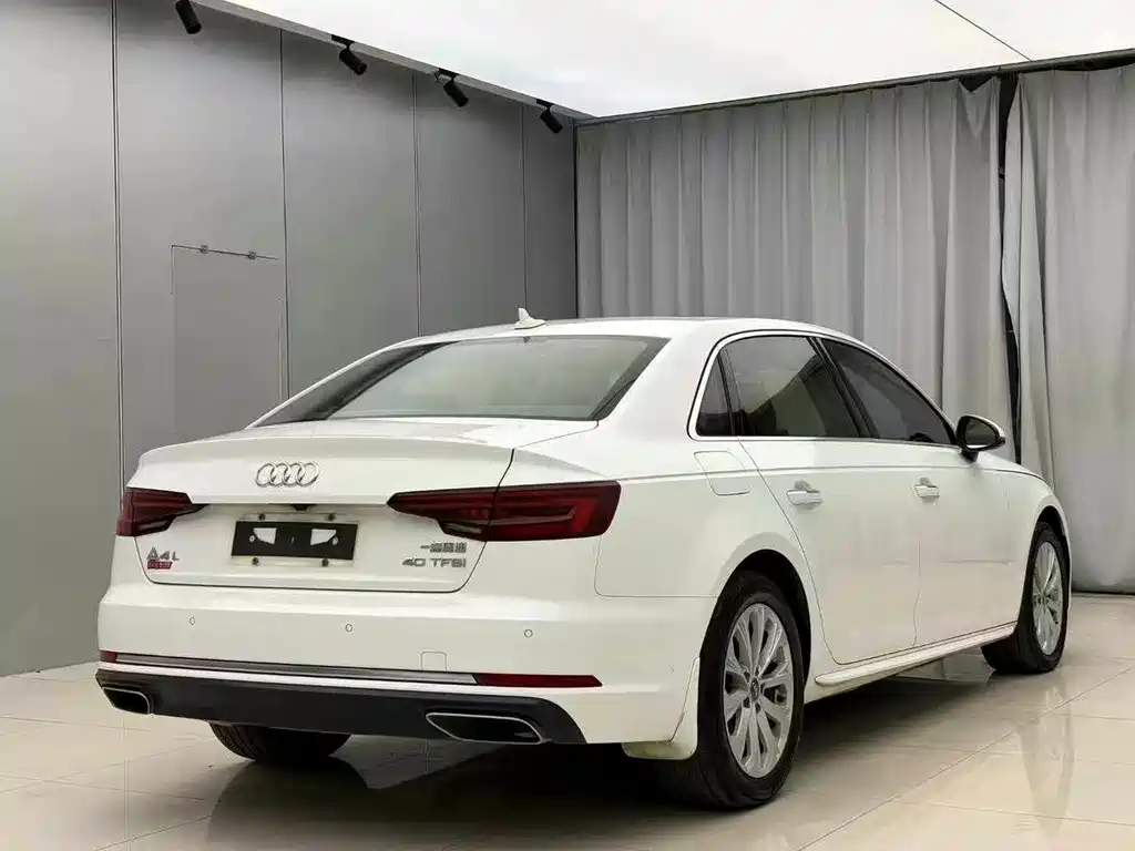 Audi A4L 2018 — фото 6