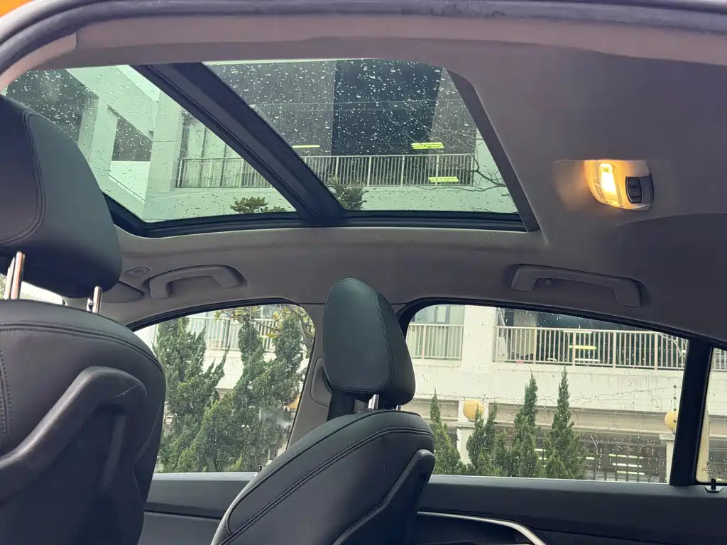 BMW 1 Series 2017 — фото 17