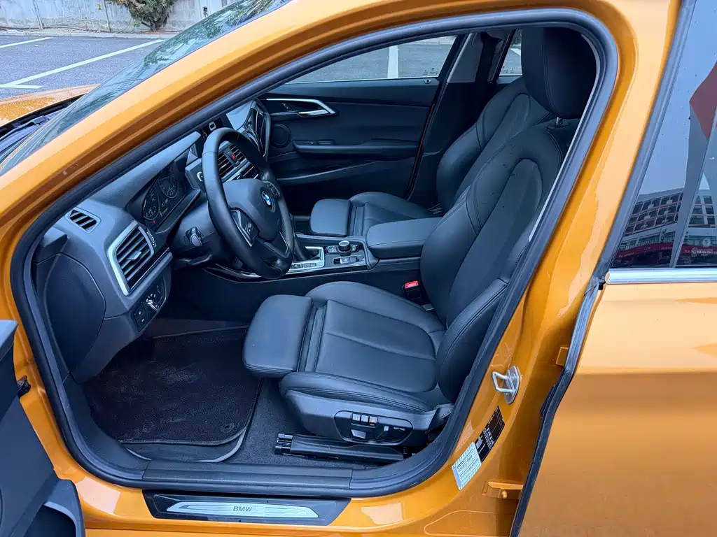 BMW 1 Series 2017 — фото 12