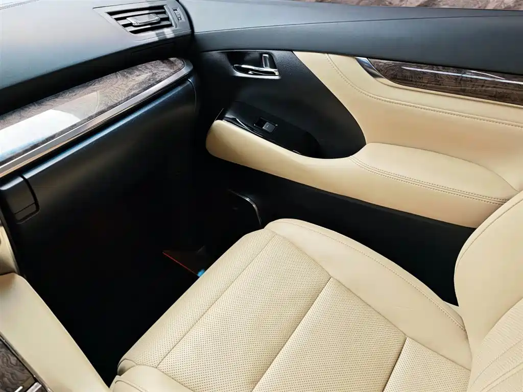 Toyota Alphard 2021 — фото 17