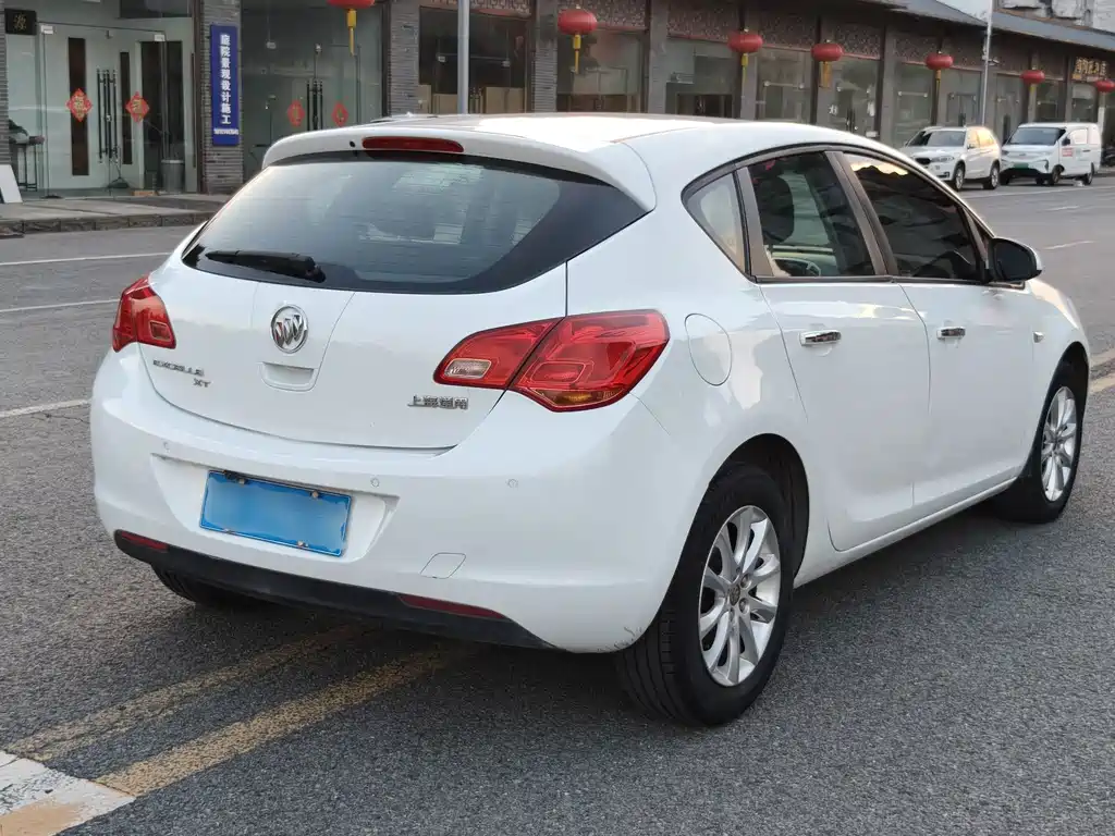 Buick Excelle 2015 — фото 11