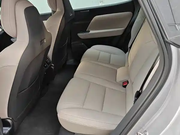 Volvo XC70 Plug-In Hybrid 2025