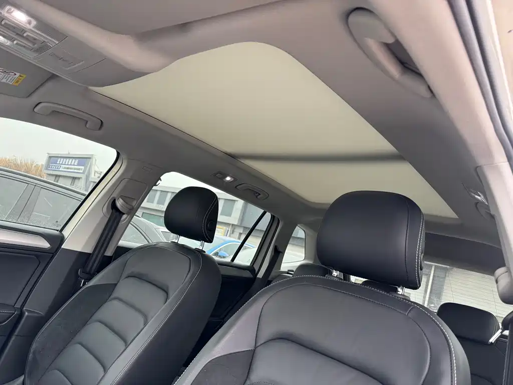 Volkswagen Tiguan L 2018 — фото 10