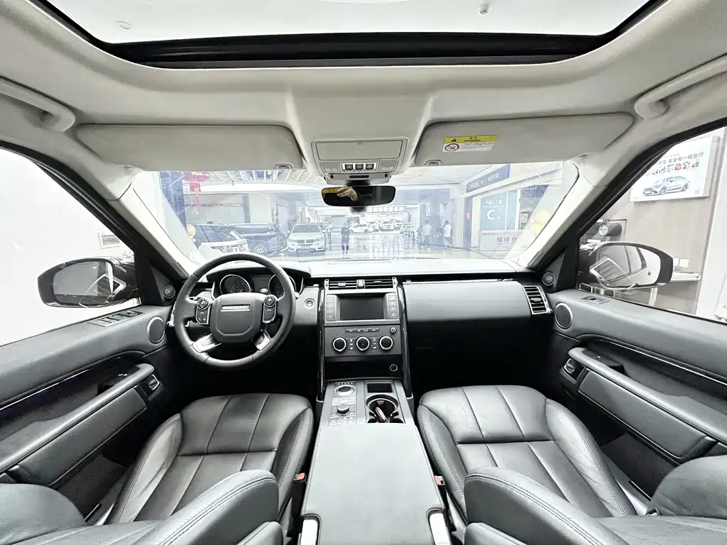 Land Rover Discovery 2017 — фото 11