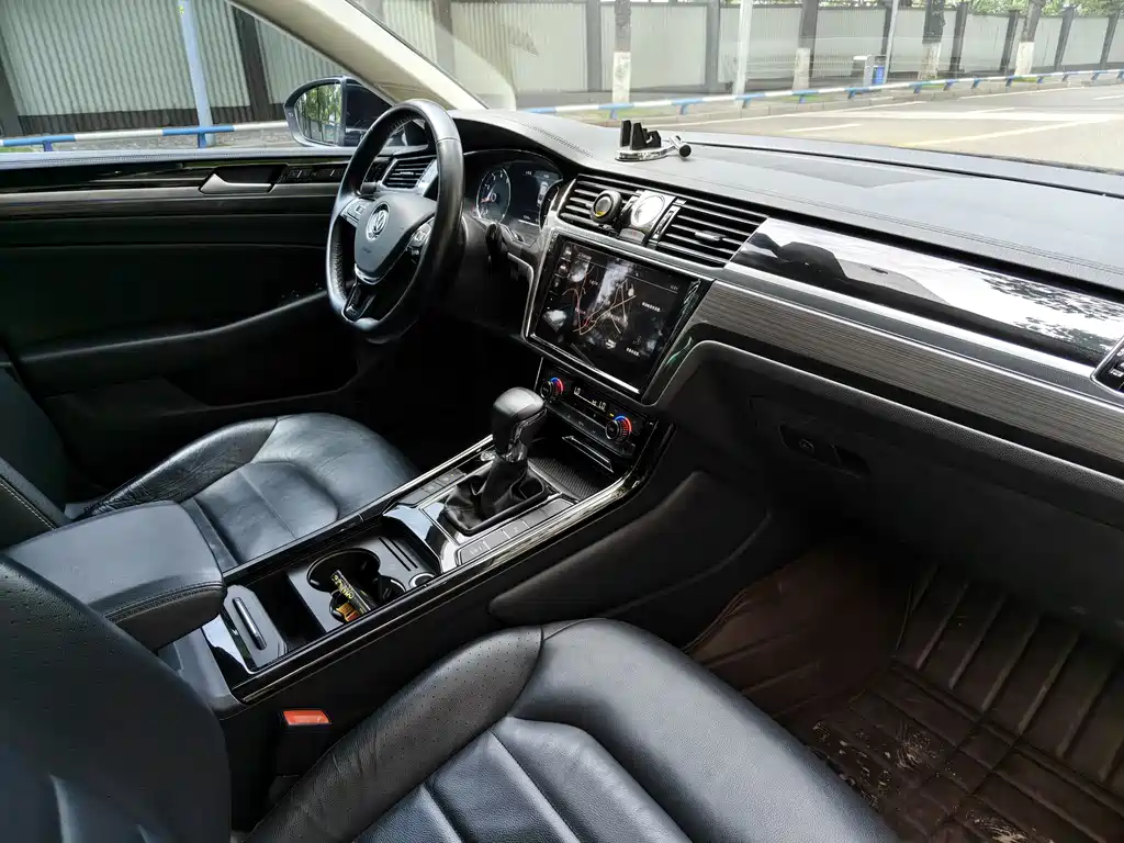 Volkswagen Phideon 2018 — фото 5