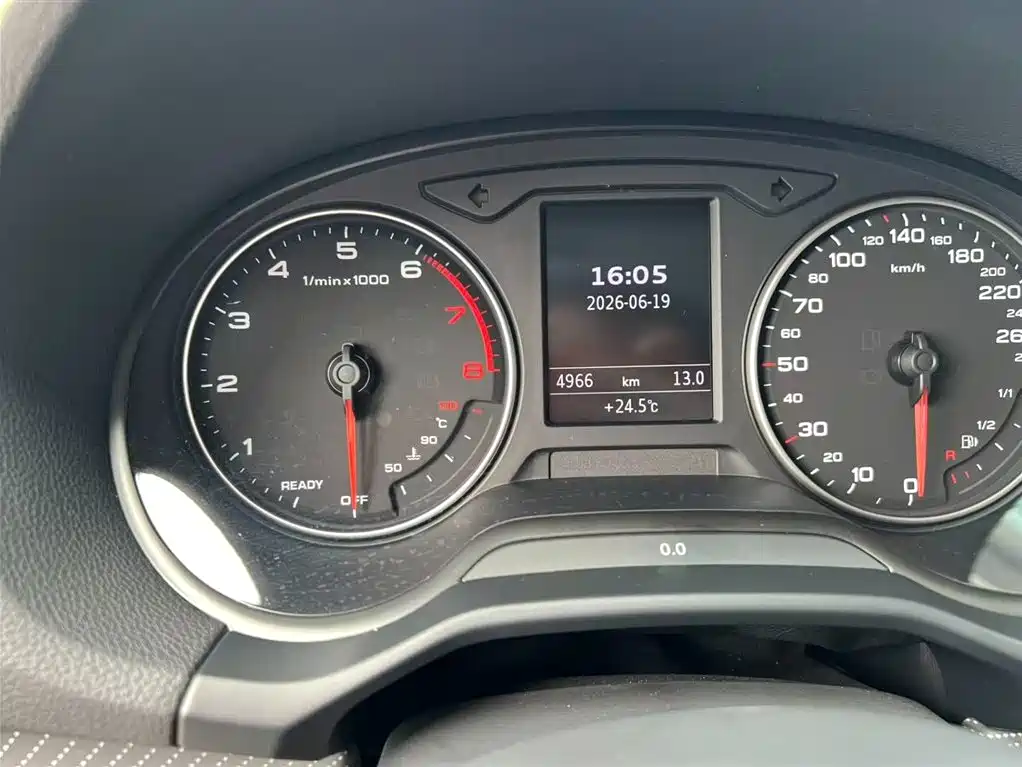Audi Q2L 2024