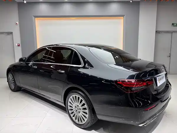 Mercedes-Benz E-Class 2022