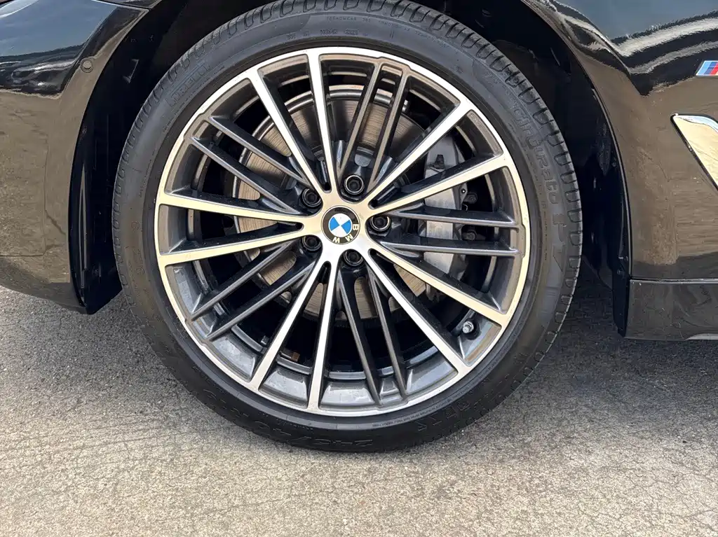 BMW 5 Series 2021