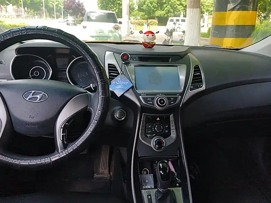 Hyundai Elantra Langdong 2014 — фото 13