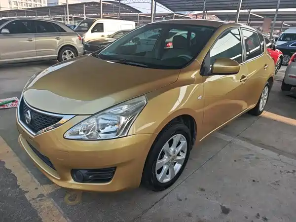 Nissan Tiida 2014