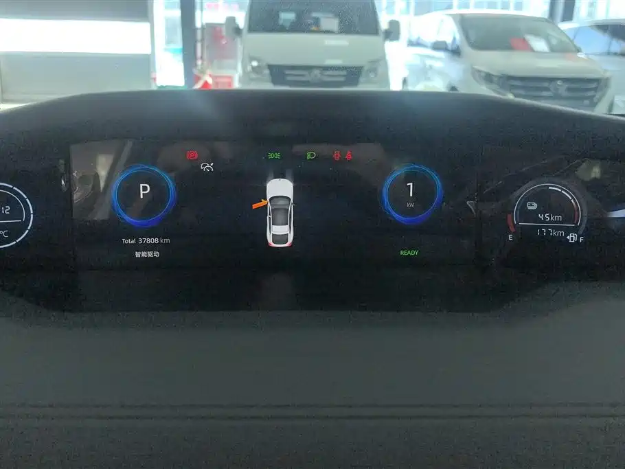Changan UNI-V iDD 2025 — фото 14