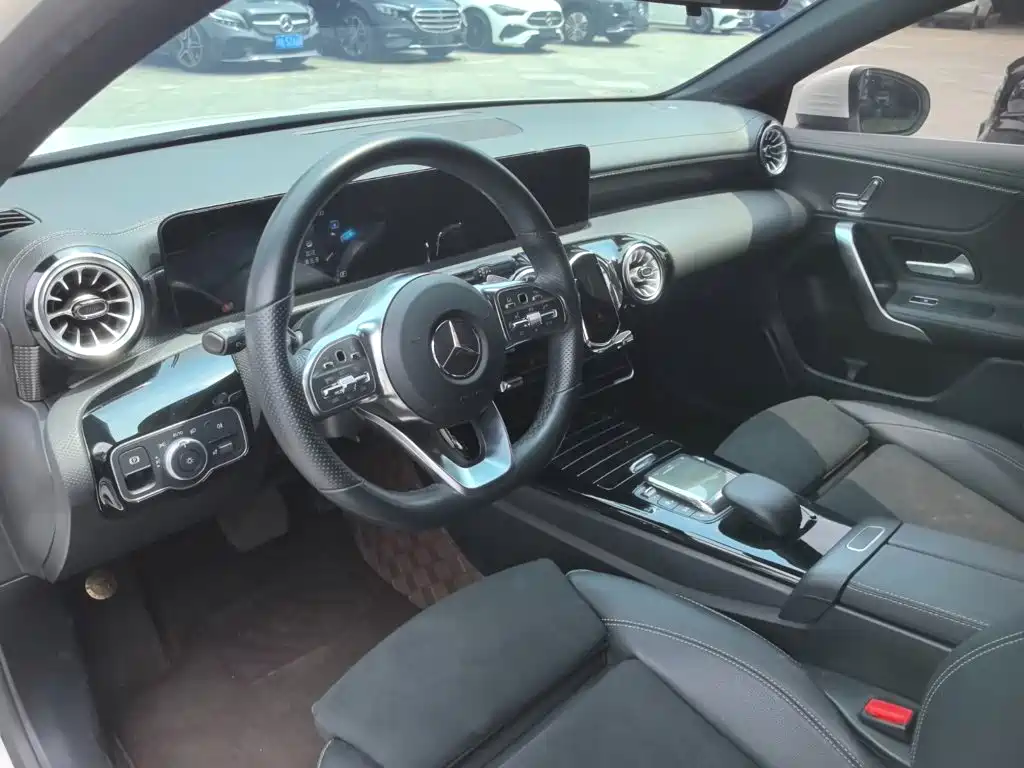 Mercedes-Benz A-Class 2023 — фото 10