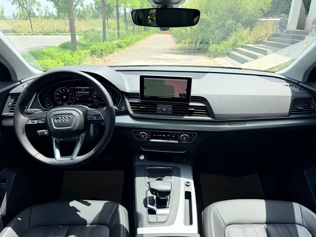 Audi Q5L 2020 — фото 10