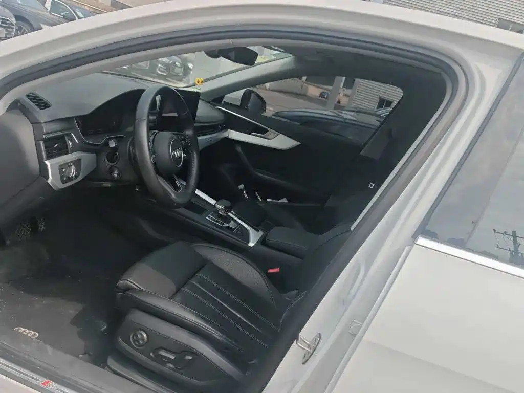 Audi A4L 2020