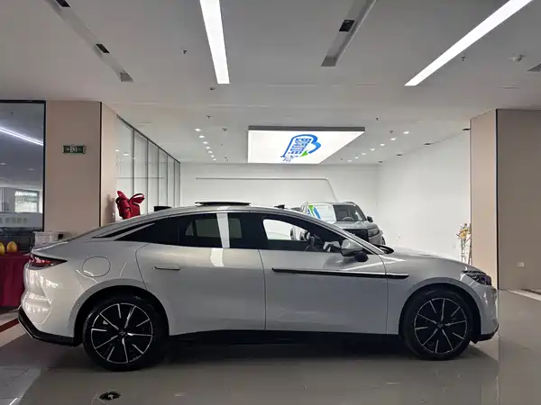 BYD Han L 2026