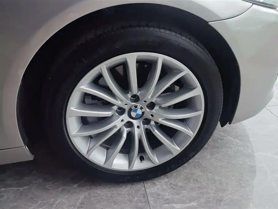 BMW 5 Series 2015 — фото 6