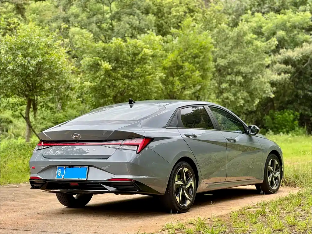 Hyundai Elantra 2021
