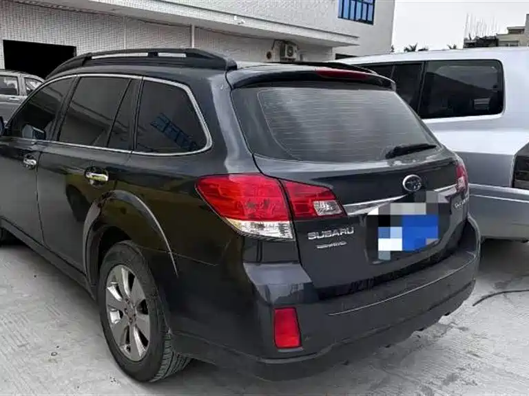 Subaru Outback 2011 — фото 4