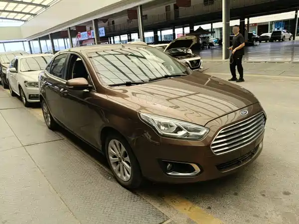 Ford Escort 2015