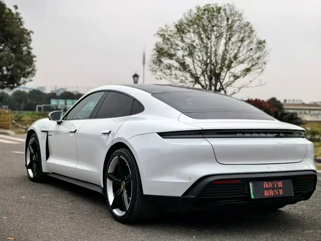 Porsche Taycan 2020 — фото 7