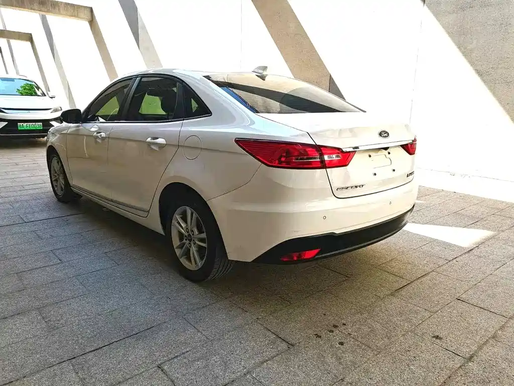 Ford Escort 2021
