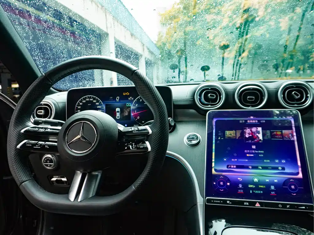 Mercedes-Benz C-Class 2023 — фото 17