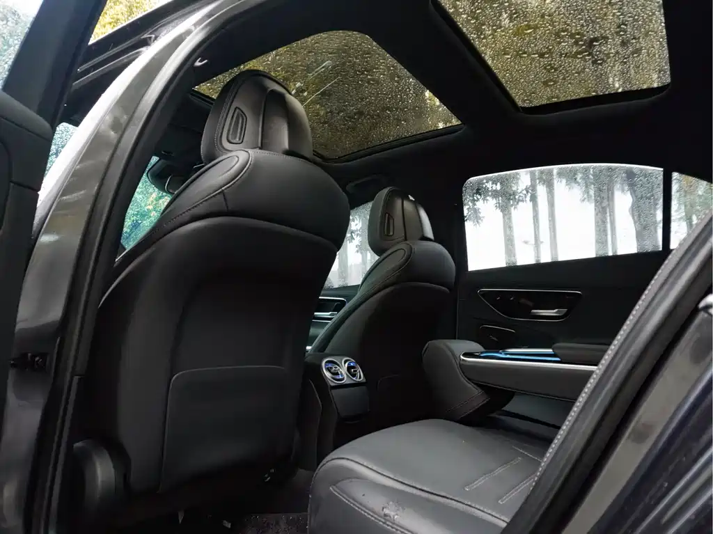Mercedes-Benz C-Class 2023 — фото 21