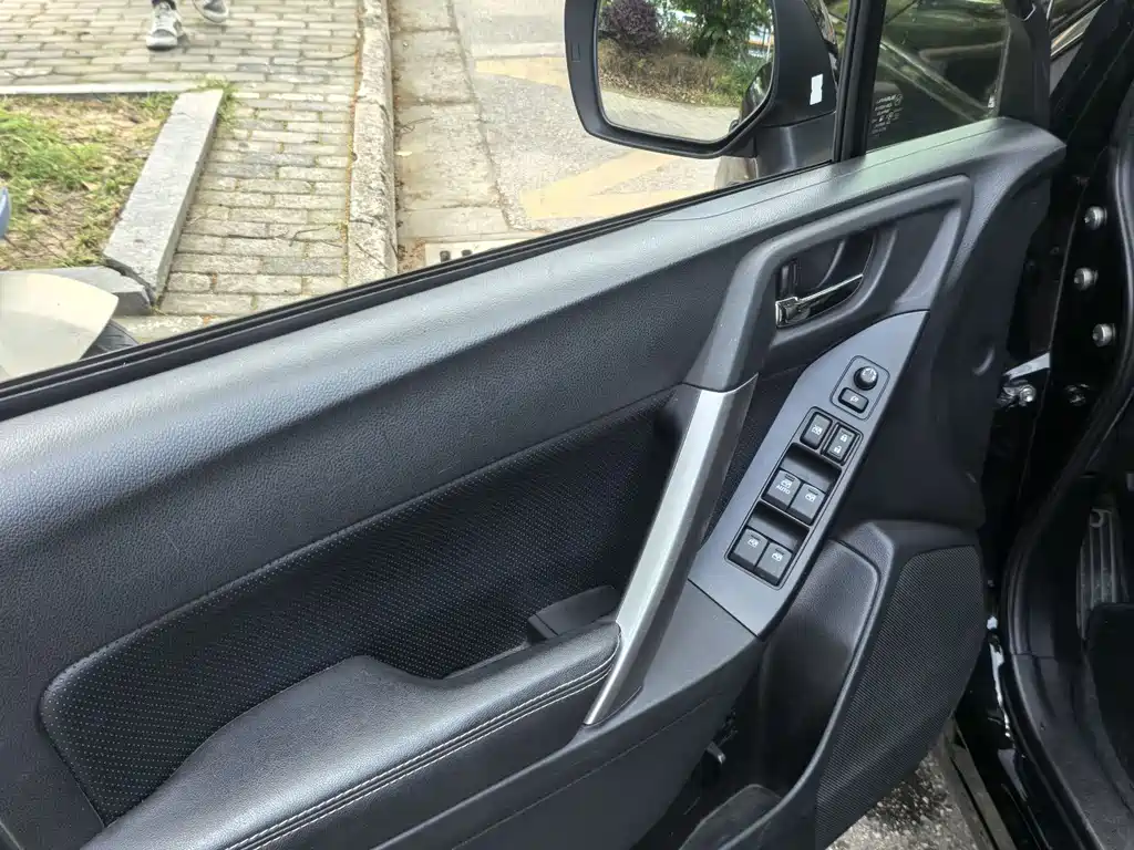Subaru Forester 2015 — фото 6