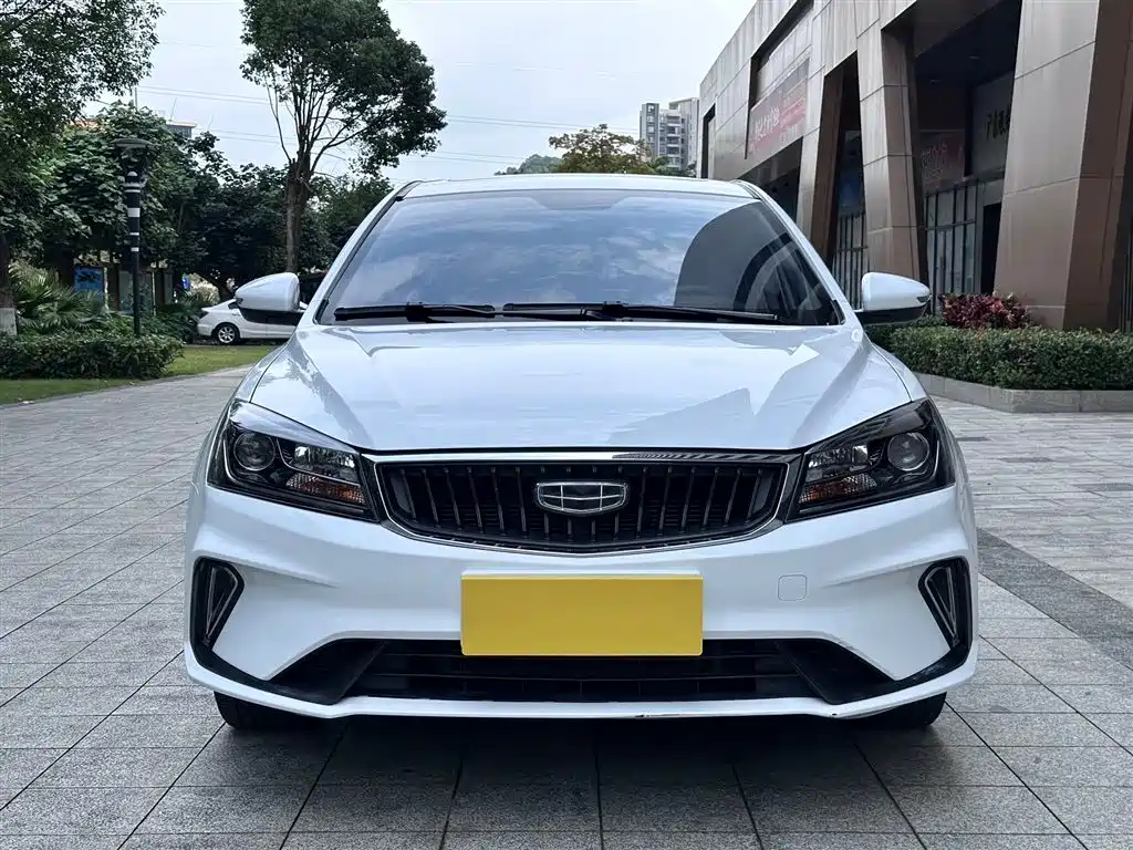 Geely Emgrand 2022 — фото 2