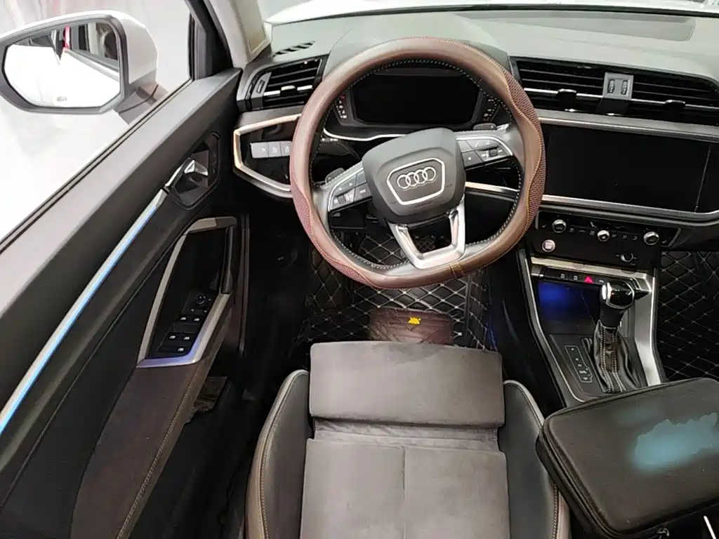 Audi Q3 2020 — фото 17