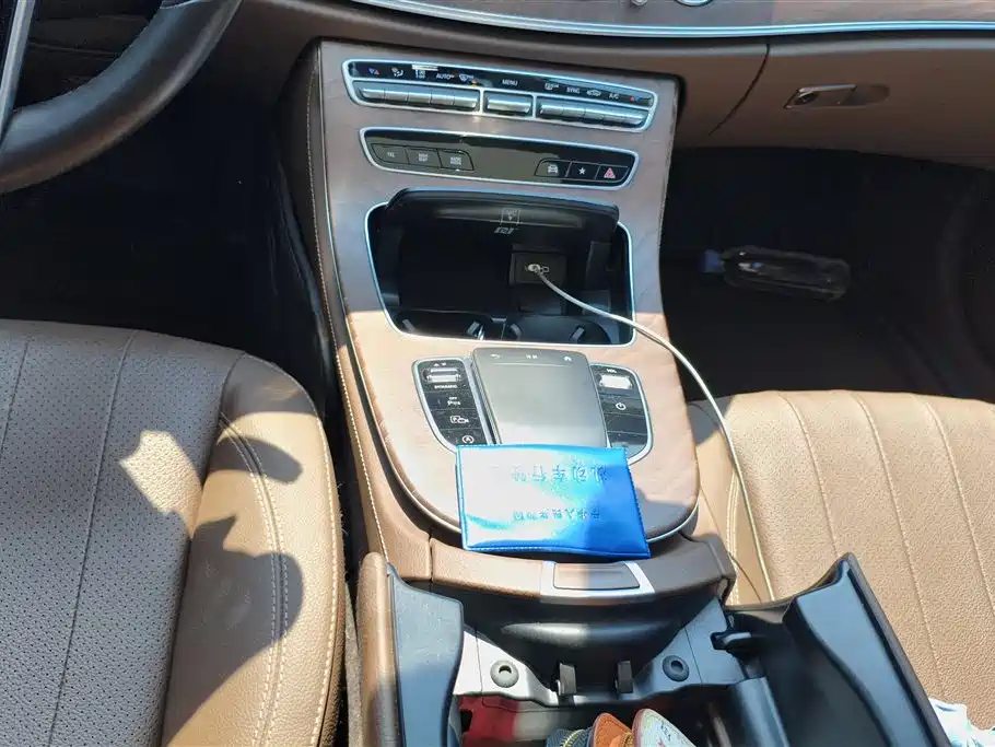 Mercedes-Benz E-Class 2023 — фото 15