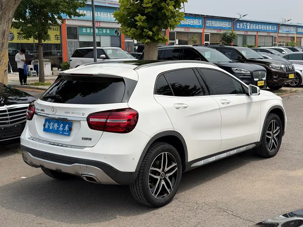 Mercedes-Benz GLA 2017
