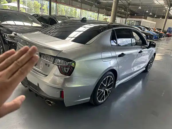 Lynk & Co 03 2022