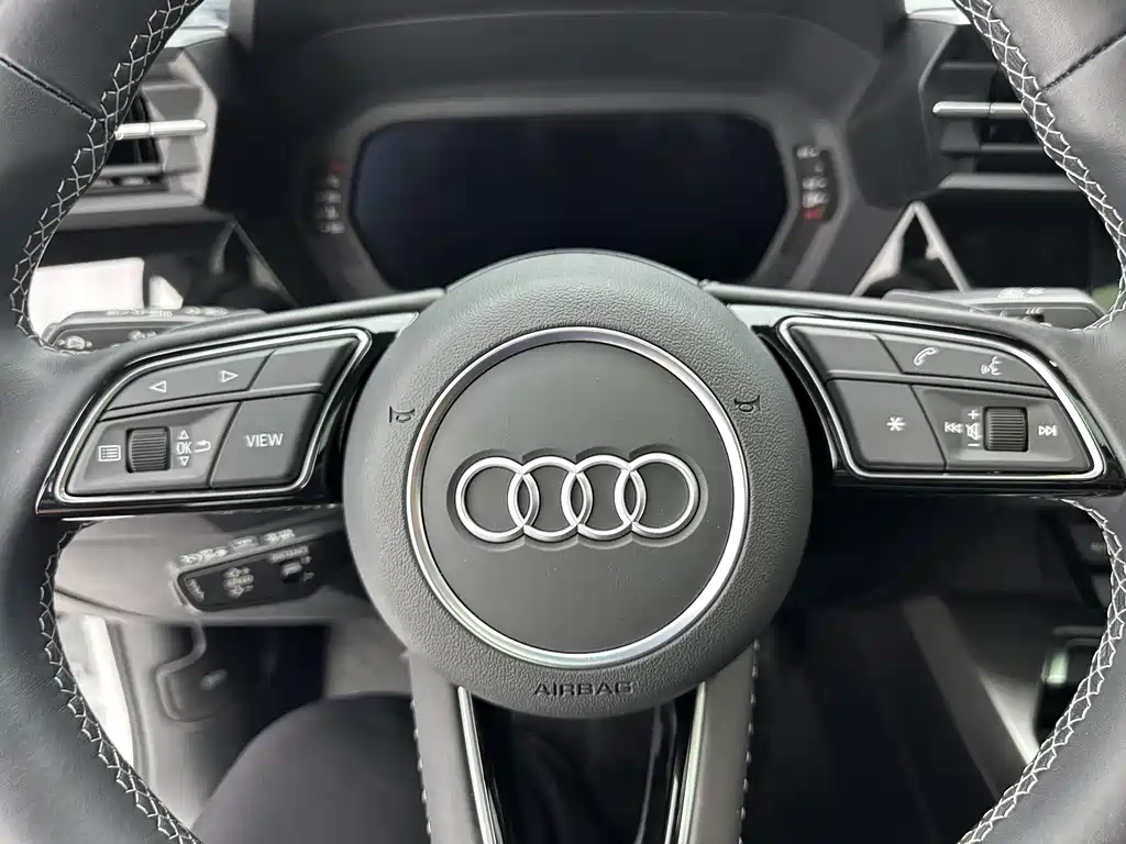 Audi A3 2023 — фото 13