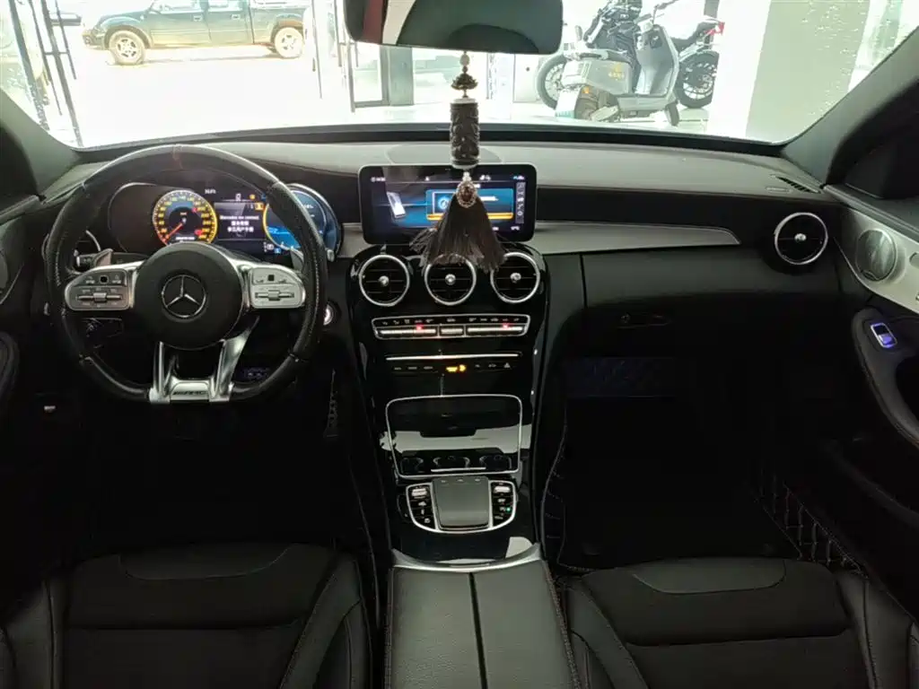 Mercedes-Benz C-Class AMG 2022 — фото 10