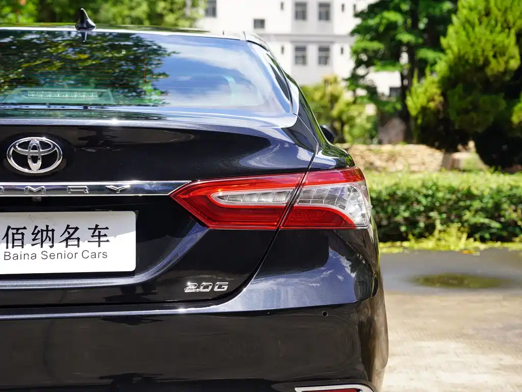 Toyota Camry 2023 — фото 5