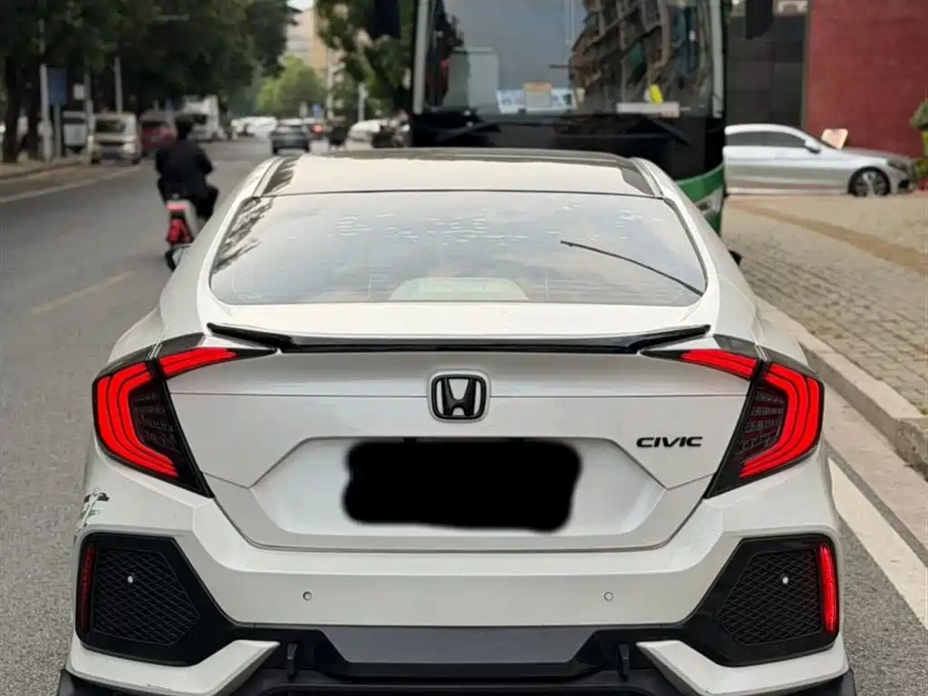Honda Civic 2019 — фото 7