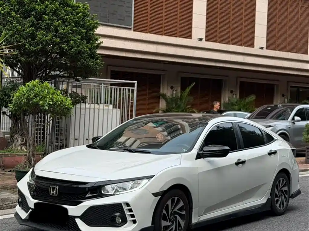 Honda Civic 2019 — фото 1