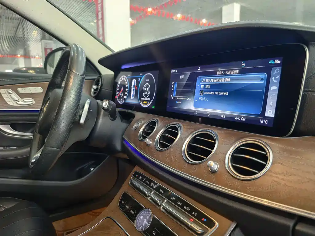 Mercedes-Benz E-Class 2018 — фото 20