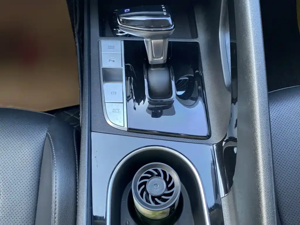 Hyundai Elantra 2022