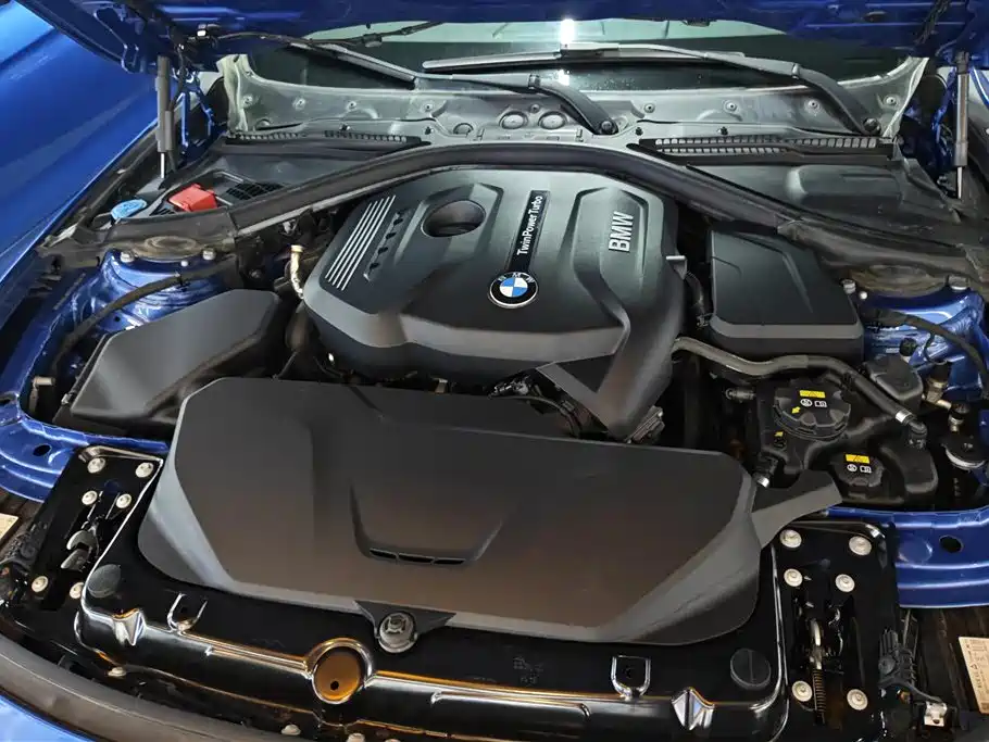 BMW 3 Series 2019 — фото 10