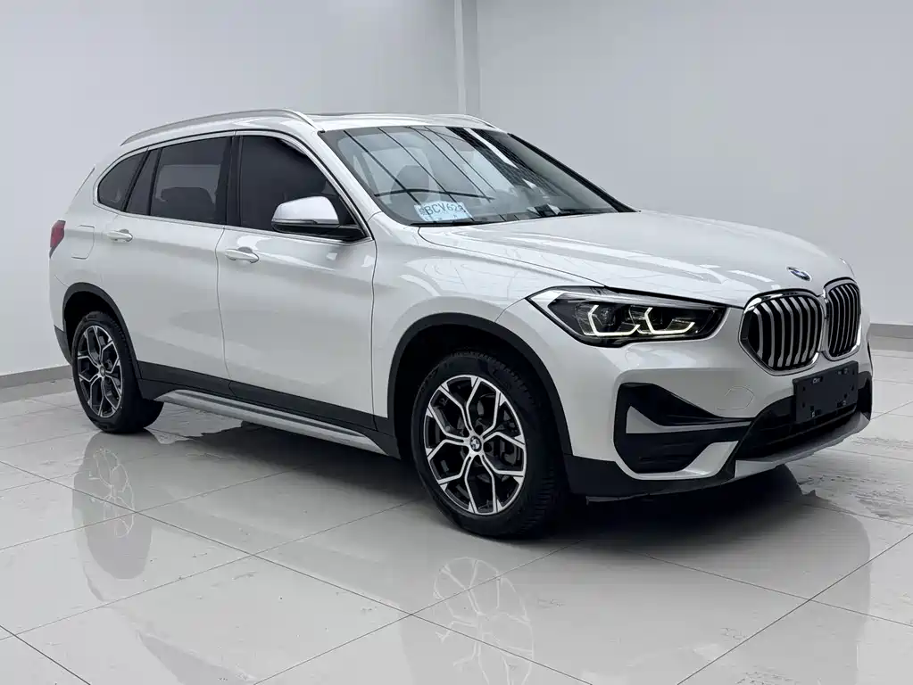 BMW X1 2022 — фото 3