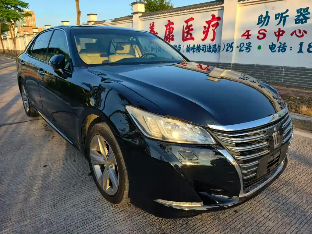 Toyota Crown 2015 — фото 3