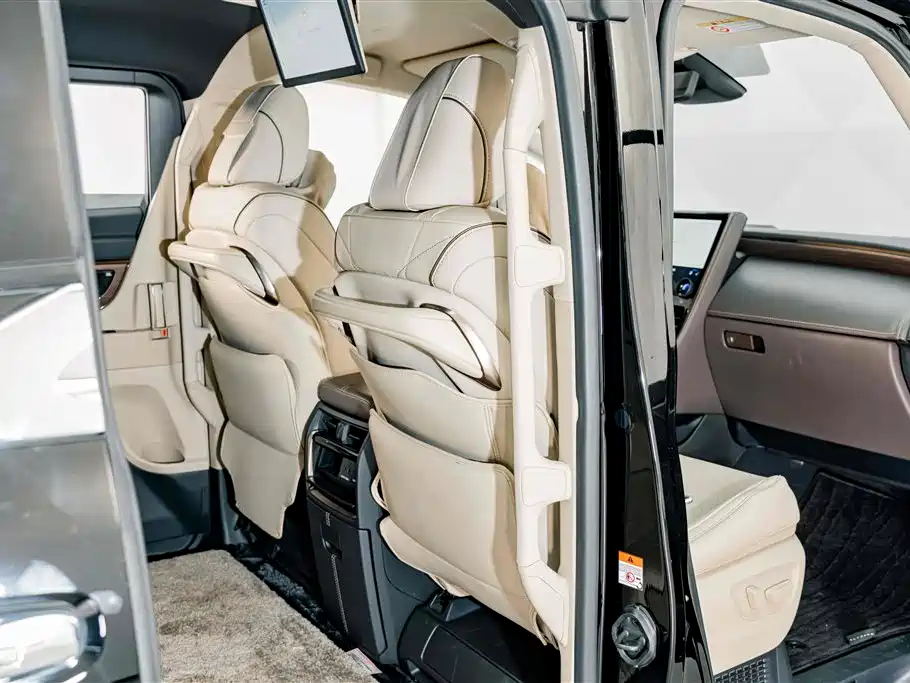 Toyota Alphard 2024 — фото 23